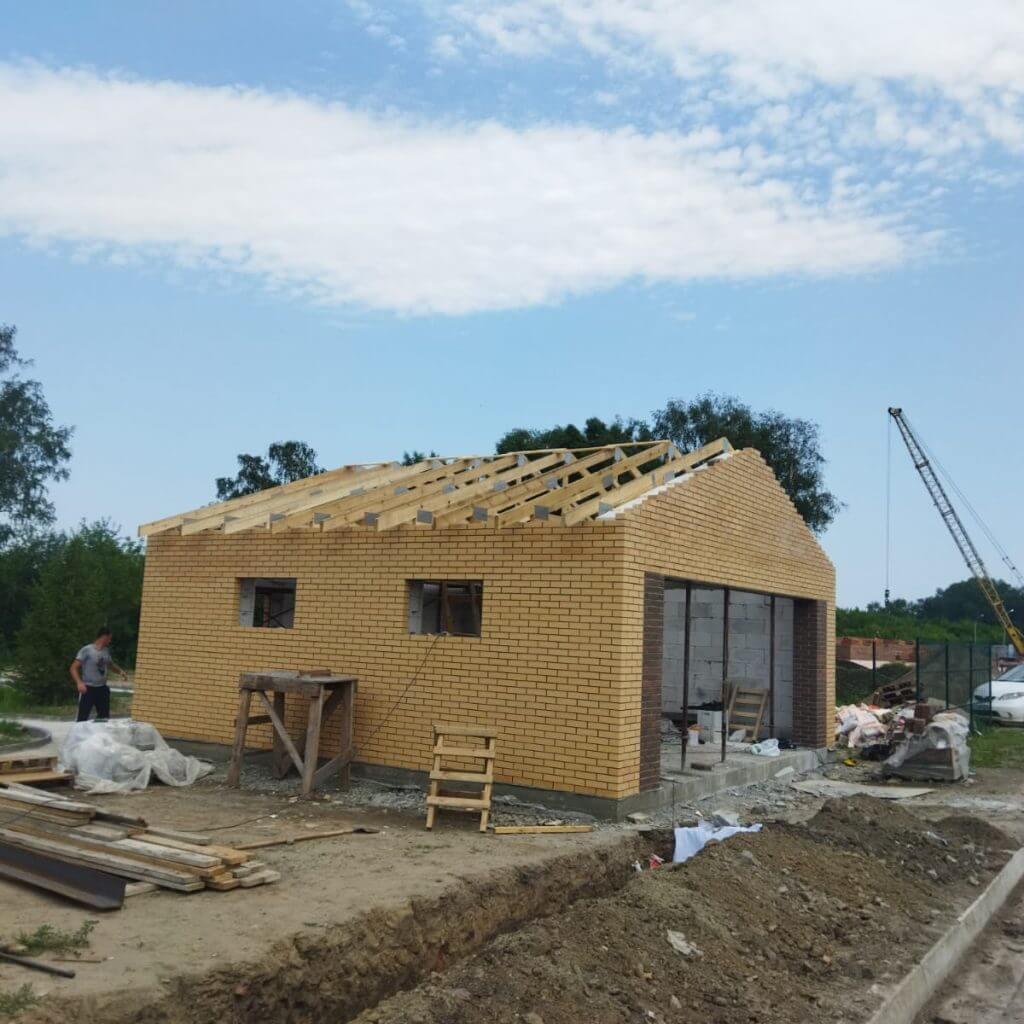 Строительство гаража из кирпича